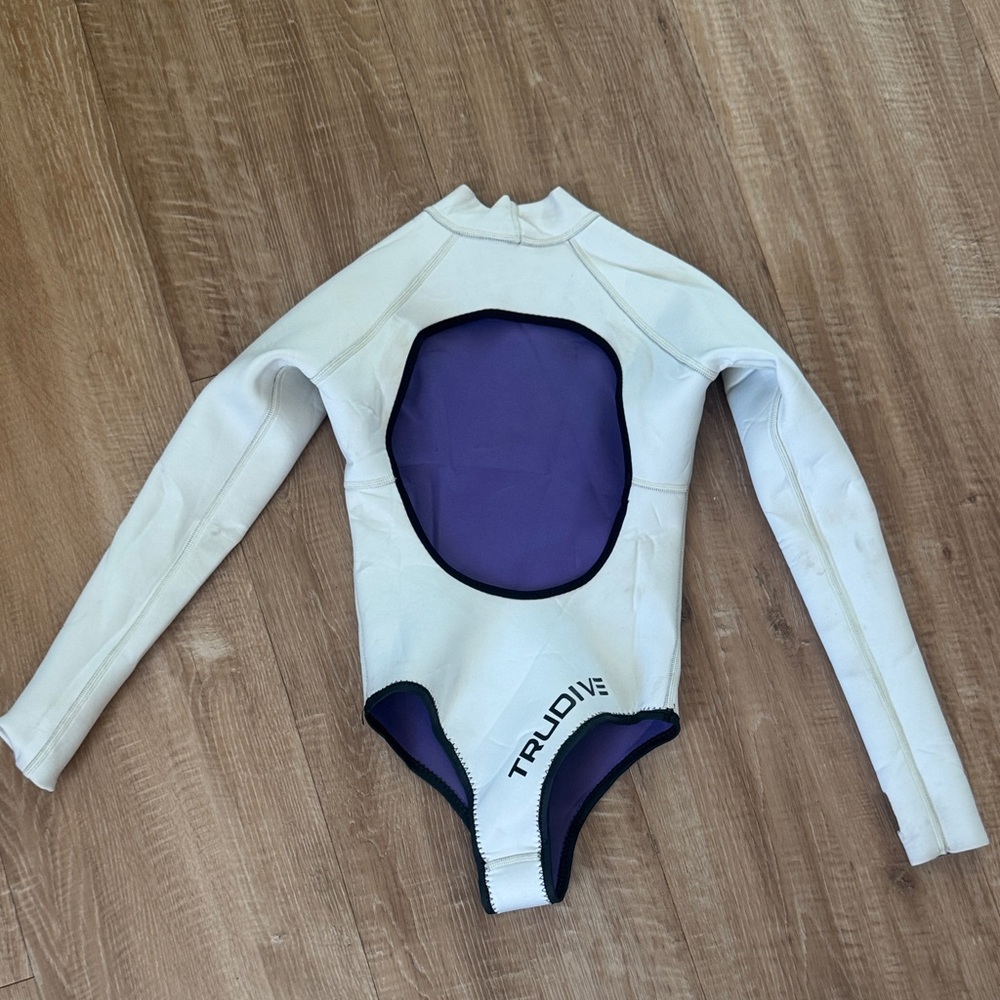 TrueDive White Long-Sleeve Wet Suit